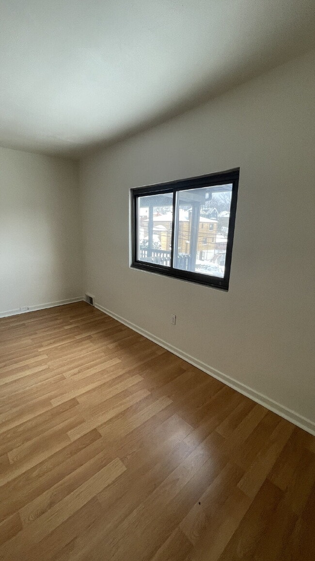 Building Photo - Spacious 3-Bedroom in Bellevue – Minutes from Downtown Pittsburgh!