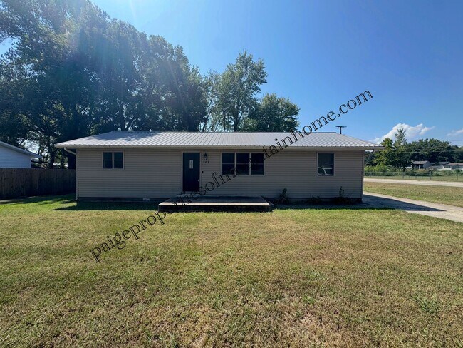 Building Photo - 702 Thorn St