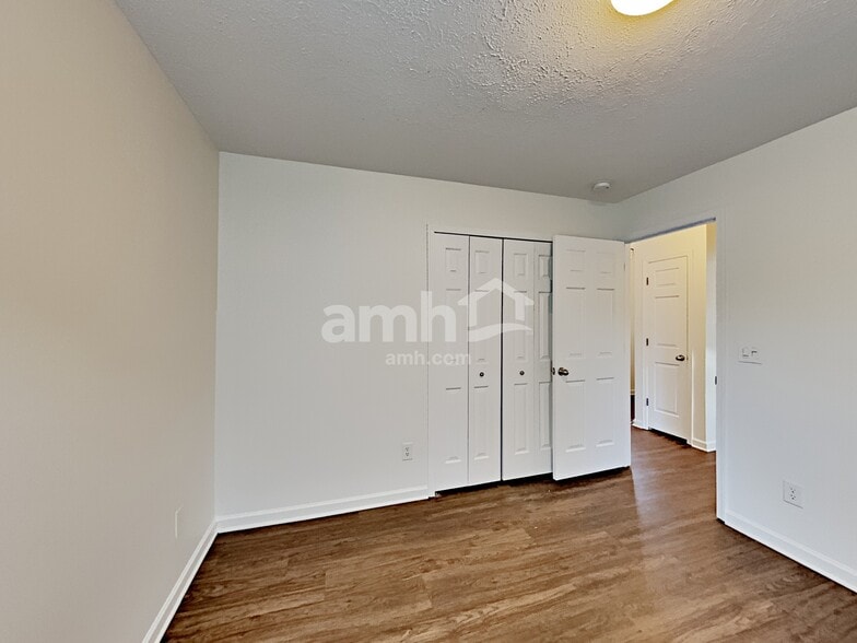 Building Photo - 2336 Hockett Dr