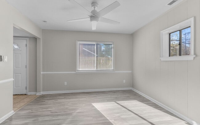 Building Photo - 809 Hampstead Ct