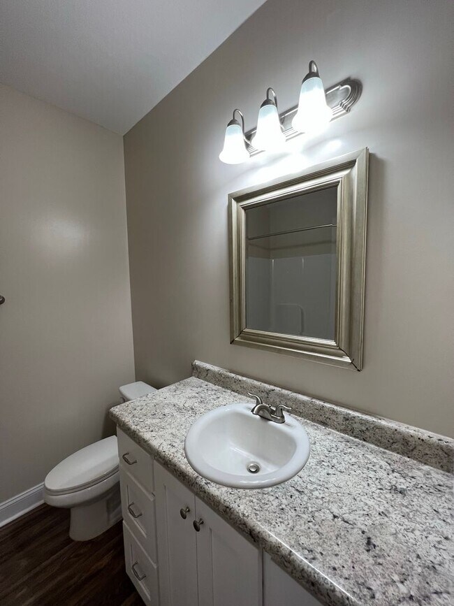 Building Photo - 407 Tradewind Trl