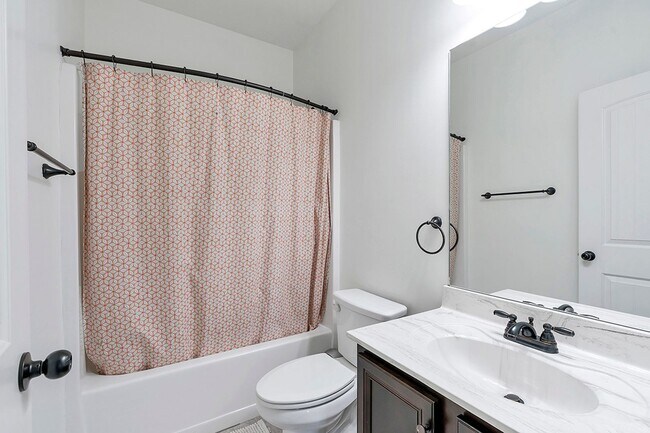 Building Photo - 2635 Azalea Bluff Dr