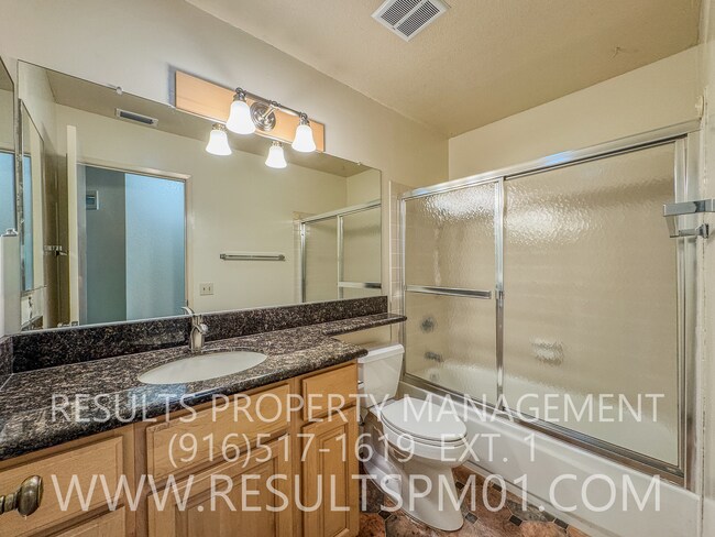 Building Photo - Stanford Ranch 3 Bedroom beauty!