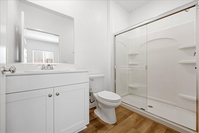 Building Photo - 3685 Vestland Ct