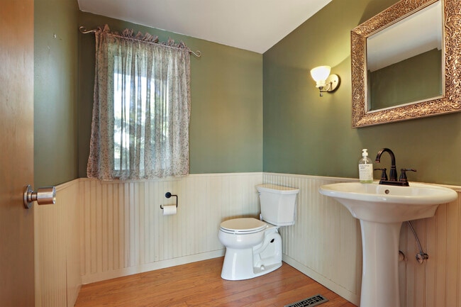 Building Photo - 6147 Taylor Ave