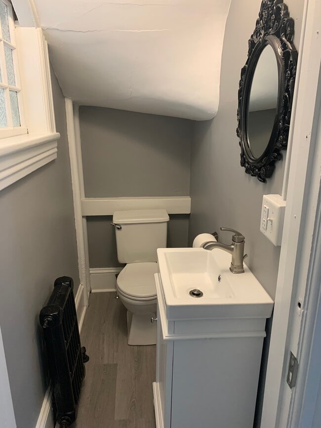 Building Photo - 128 E Wayne Ave