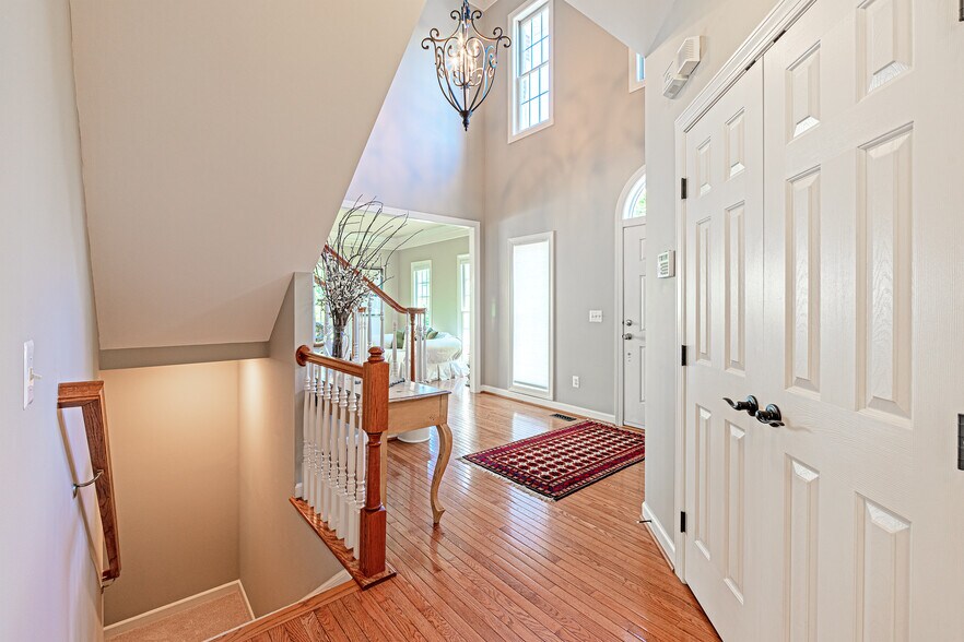 Building Photo - 47333 Middle Bluff Pl