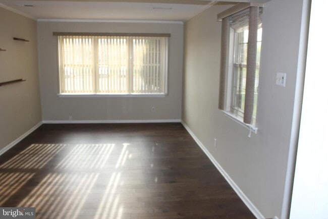 Building Photo - 252 Marble Ct