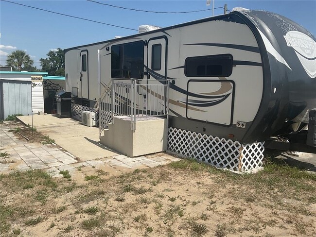 Primary Photo - 38043 Bluebird Cir