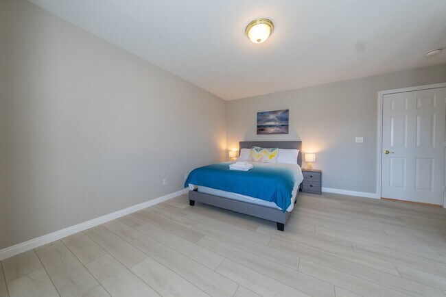 Building Photo - Spacious 4-Bed Family Home in Prime Las Vegas Location!