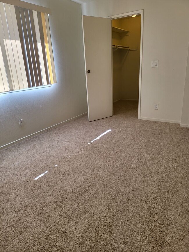 Building Photo - Sharp Townhouse on Victoria Avenue across from the Marina