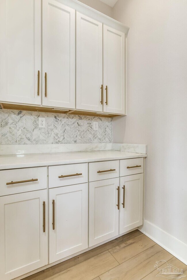 Building Photo - 606 W Intendencia St