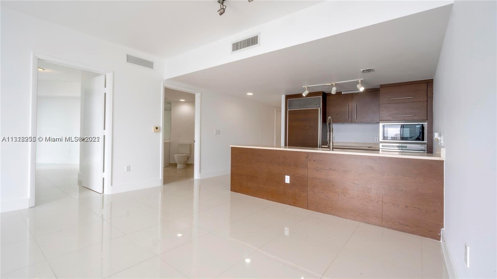 Building Photo - 475 Brickell Ave