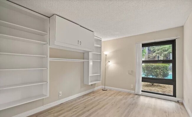 Building Photo - 7740 Redlands St