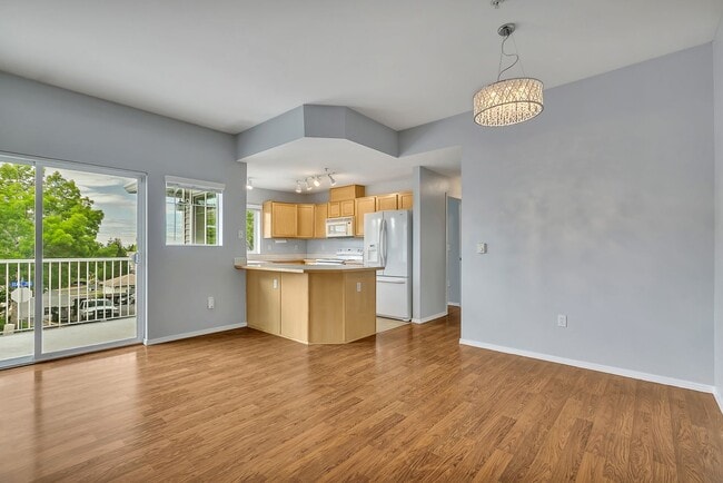 Building Photo - 2 Bed 1 Bath Condo in Lakeland Hills
