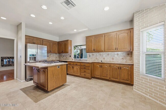 Building Photo - 2085 Brookfield Dr
