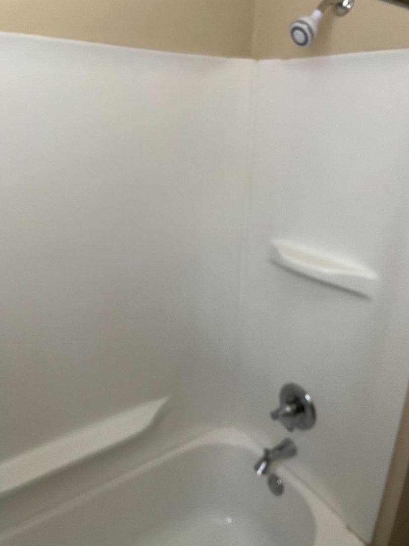 Master Bath Tub/Shower - 2737 Riverside Ave