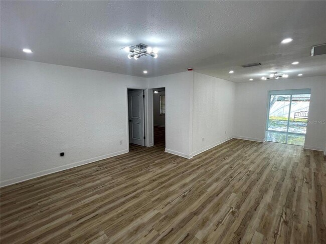 Building Photo - 3717 Belmont Blvd