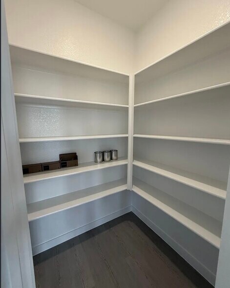 Building Photo - 7116 Dandelion Rd