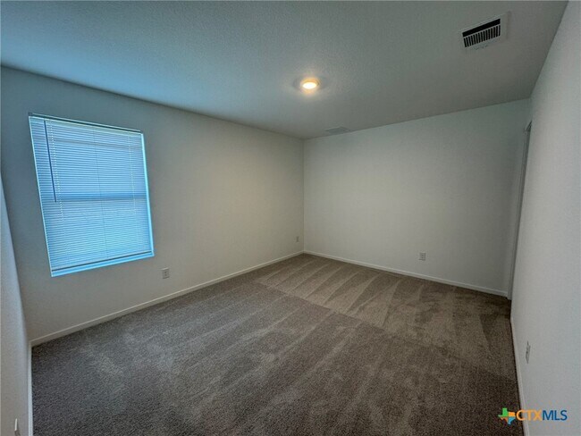 Building Photo - 205 Trinity River Holw
