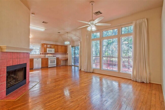 Building Photo - 108 Rio Vista Dr