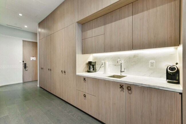 Primary Photo - 801 S Miami Ave