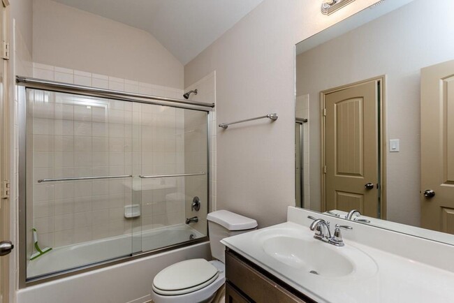 Building Photo - 11 Handbridge Pl