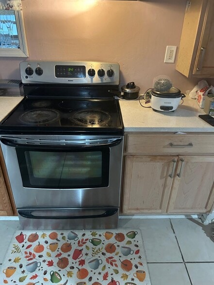 Stove - 75 Carolina Ave