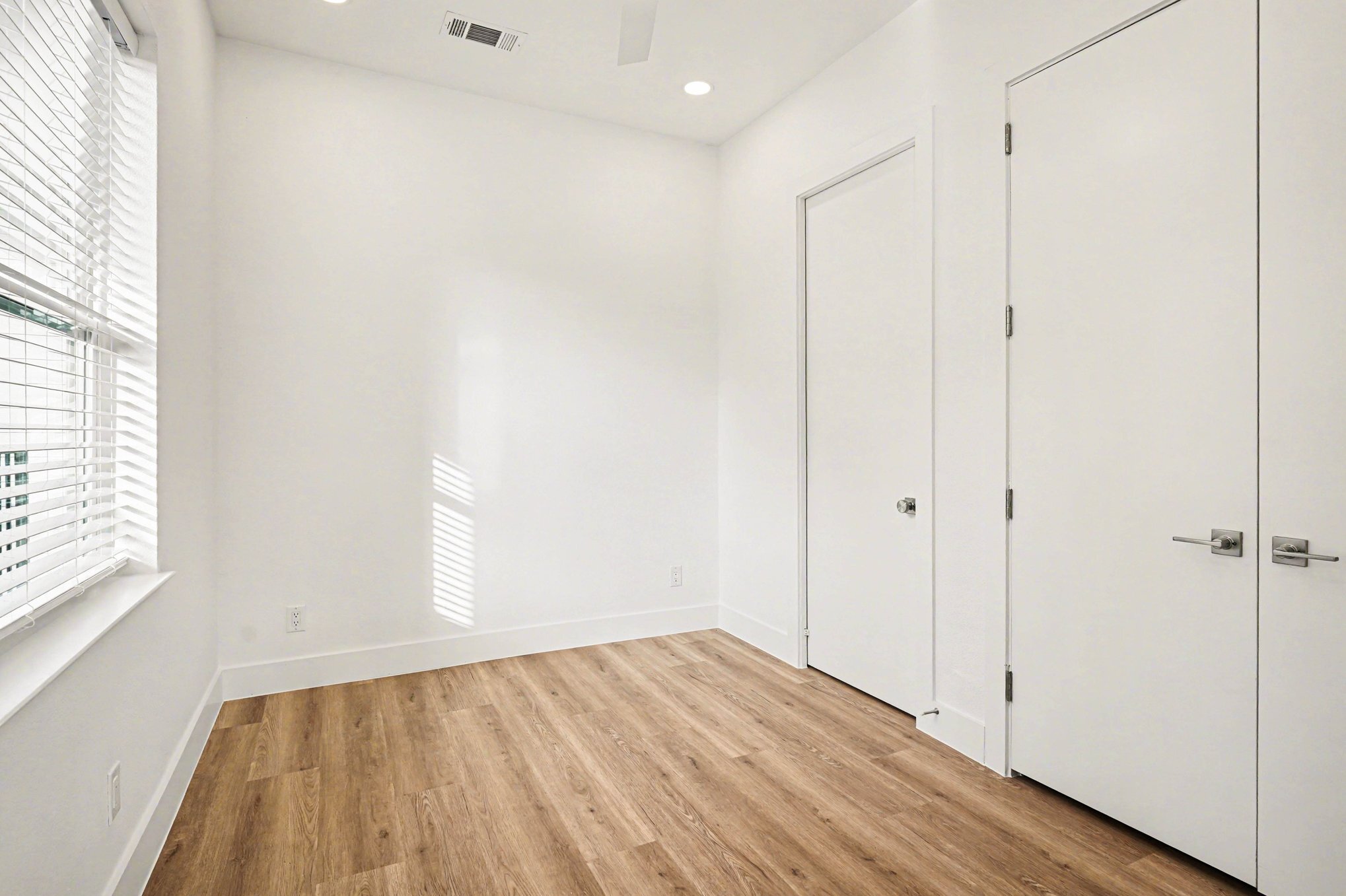 Building Photo - 2217 N Fitzhugh Ave