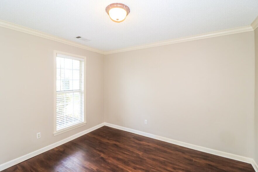 Building Photo - 5061 Thornebrook Cove