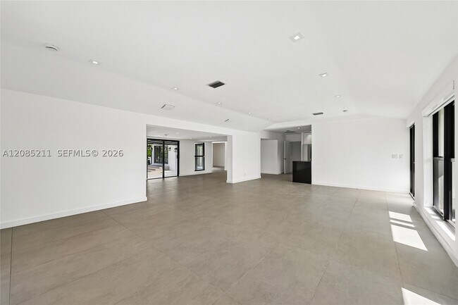 Building Photo - 536 Hibiscus Dr
