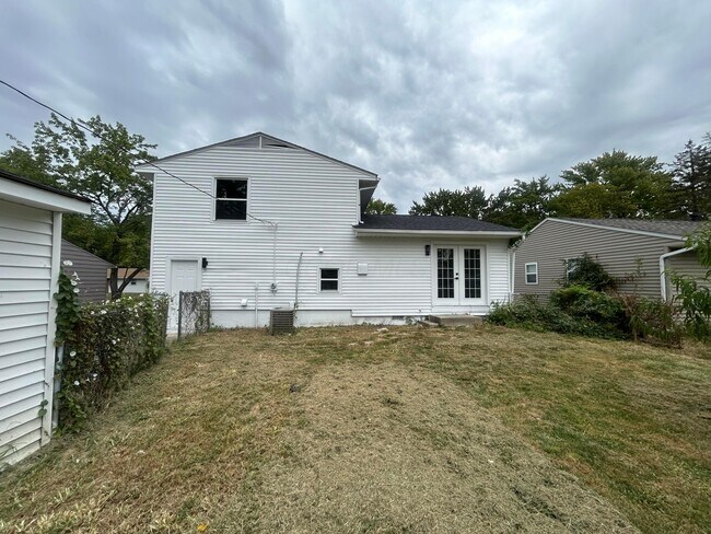 Building Photo - 4263 Sibley Ave