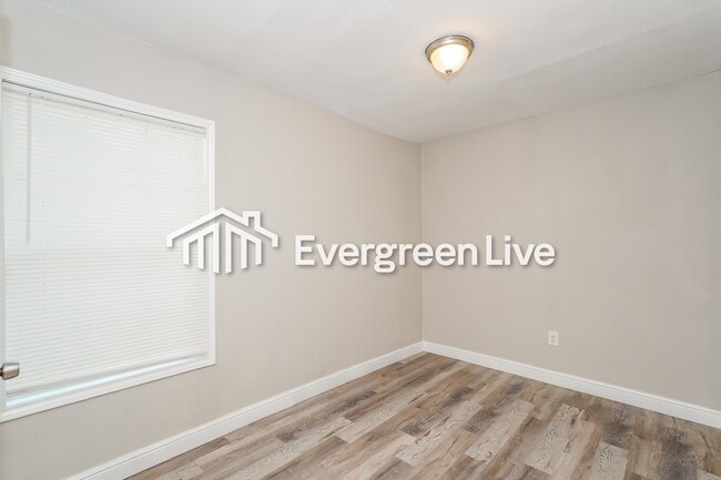 Building Photo - 2805 Walker St