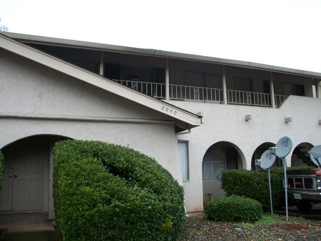 Building Photo - 2040 Victor Ave