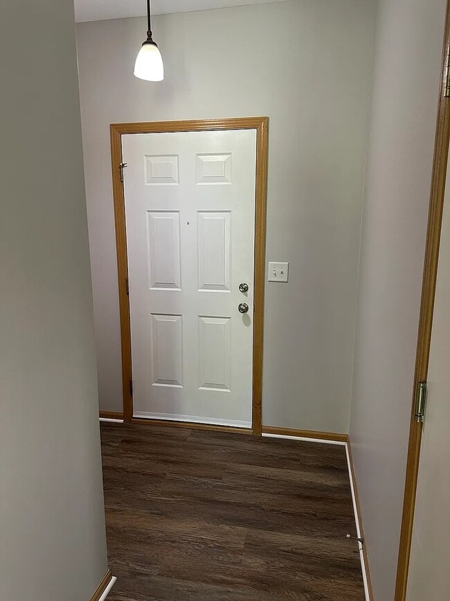 Building Photo - 2240 Flagstone Ln