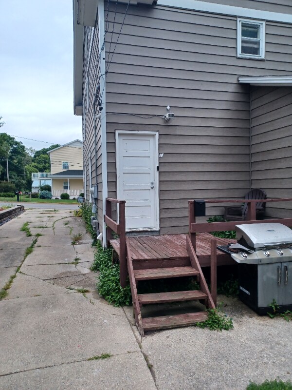 Building Photo - 317 W Main St