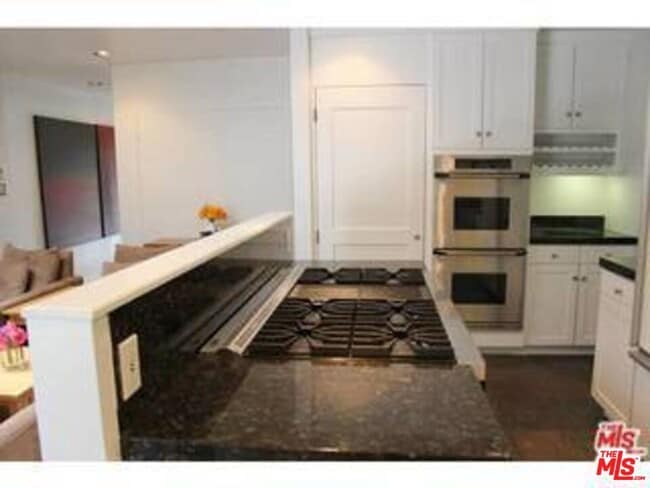 Building Photo - 8049 Briar Summit Dr