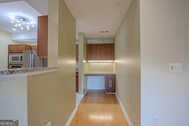 Building Photo - 3275 Lenox Rd NE