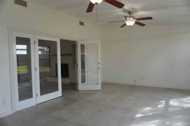 Building Photo - 10703 Wickersham Ln