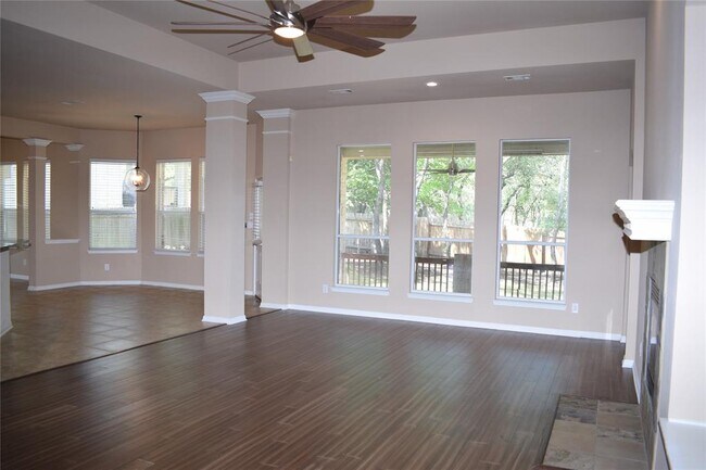 Building Photo - 7233 Via Dono Dr