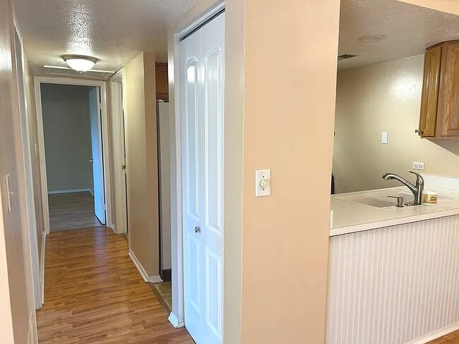 Building Photo - 1964 Kenilworth Cir