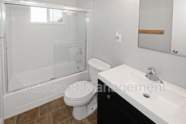 Building Photo - 419 San Marco St