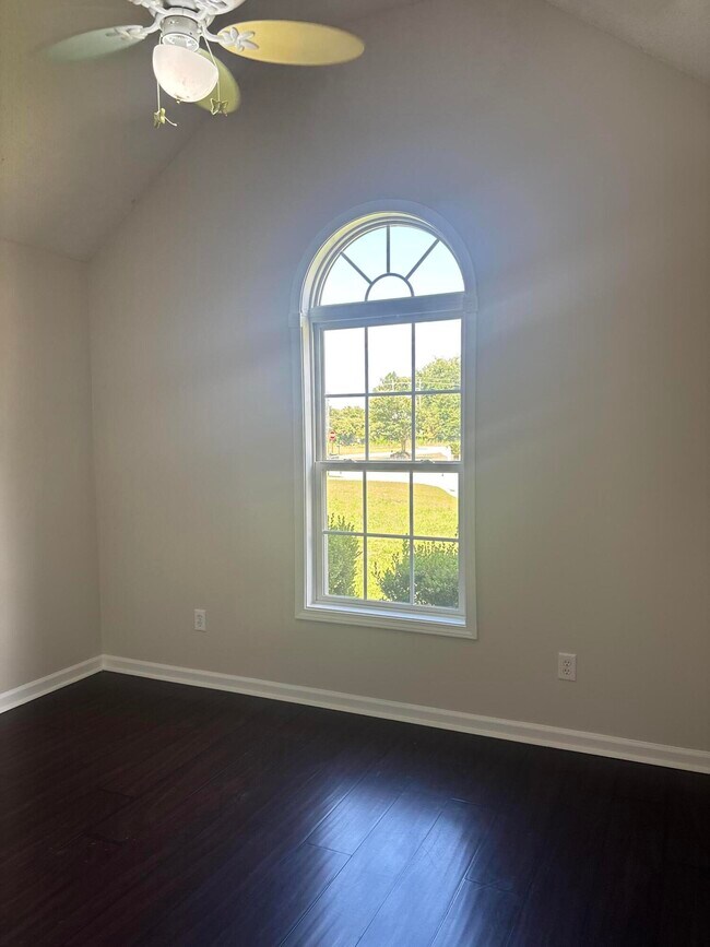 Building Photo - 20 Walden Cir