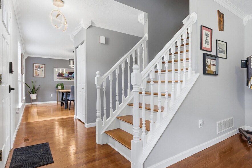 Building Photo - 316 Bridlewood Ct