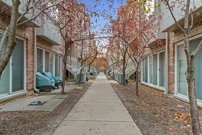 Building Photo - 3880 Wehrman Ave