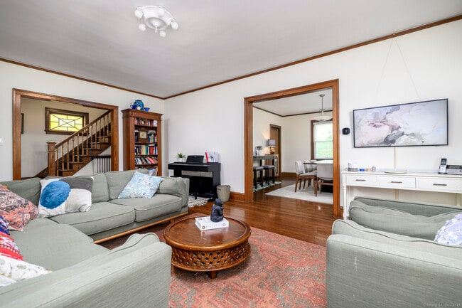 Building Photo - 291 Delavan Ave