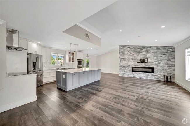 Building Photo - 6401 Crossbow Ct