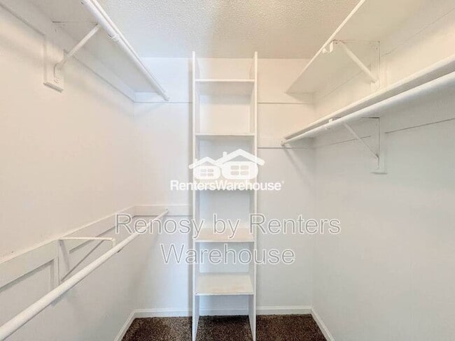 Building Photo - 651 Ridge Cir