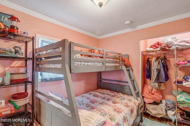 Building Photo - 28 S Los Angeles Dr