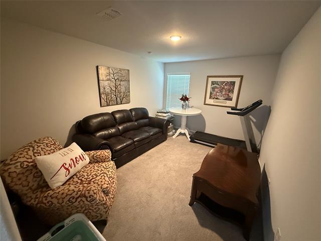 Building Photo - 8000 Larch Ln